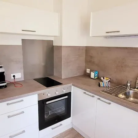 Great Apt With Terrace In Villeneuve-Les-Avignon Daire Villeneuve-lès-Avignon